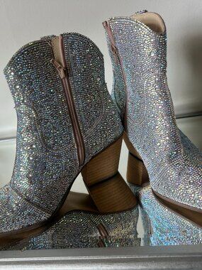 MATISSE ALL RHINESTONE SIDE ZIP COWBOY BOOTS 7.5 SHAYNE